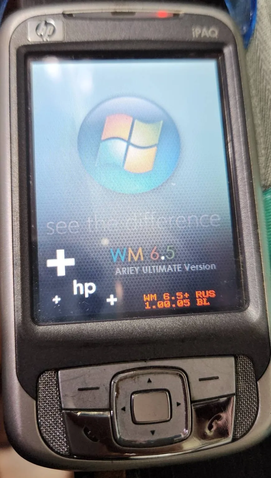 HP iPAQ rw6828 with Windows Mobile 6.5. HP iPAQ rw6828
