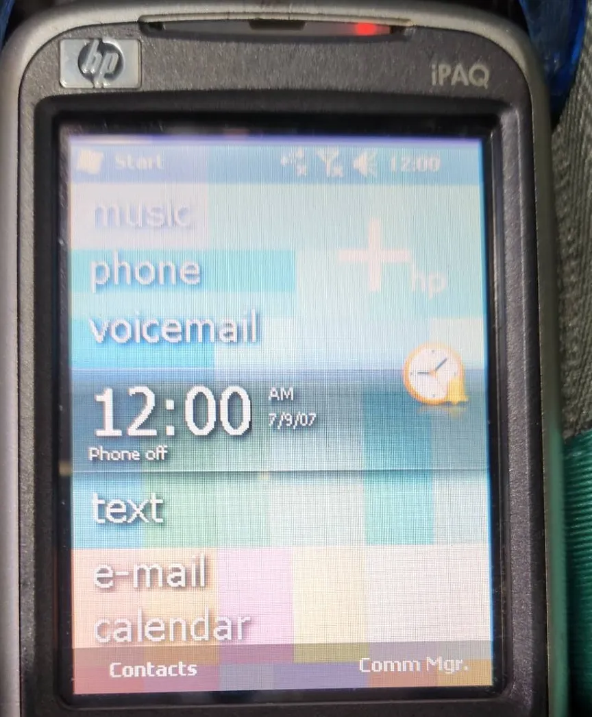 HP iPAQ rw6828 with Windows Mobile 6.5. HP iPAQ rw6828